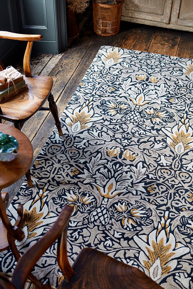 Snakeshead Floral Rugs 127208 in Indigo by William Morris